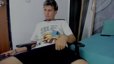 Snapshot of alan__smith chatting on November 29, 8:12 pm alan__smith online show from November 29, 8:12 pm