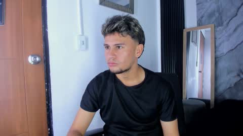 Snapshot of alan__smith chatting on December 1, 7:52 pm alan__smith online show from December 1, 7:52 pm