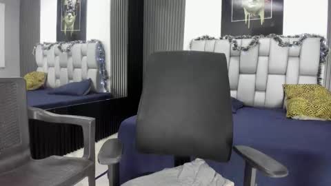 Snapshot of alan__smith chatting on December 22, 7:55 pm alan__smith online show from December 22, 7:55 pm