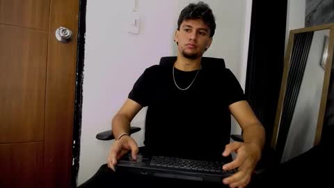 Snapshot of alan__smith chatting on January 12, 8:03 pm alan__smith online show from January 12, 8:03 pm