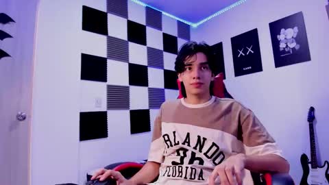 Alan Boy online show from December 13, 9:20 pm