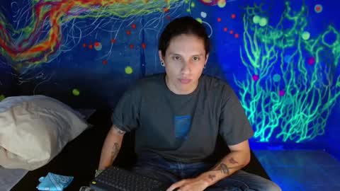 Snapshot of alan_dominant chatting on November 18, 12:38 am Alan online show from November 18, 12:38 am