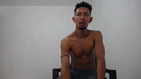 Snapshot of alan_gay chatting on September 28, 3:12 am Alan online show from September 28, 3:12 am