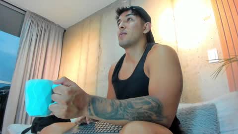 Snapshot of alan_greek_1 chatting on December 8, 10:57 pm Alan greek online show from December 8, 10:57 pm