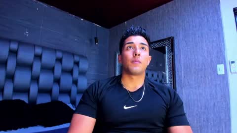 Snapshot of alan_greek_1 chatting on April 19, 8:33 pm Alan greek online show from April 19, 8:33 pm