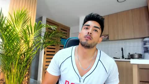 Snapshot of alan_greek_1 chatting on May 14, 12:01 pm Alan greek online show from May 14, 12:01 pm