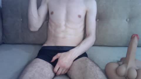 alan_mil online show from June 8, 1:39 am