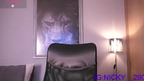 Snapshot of alan_morrys chatting on June 17, 1:41 am alan_morrys online show from June 17, 1:41 am