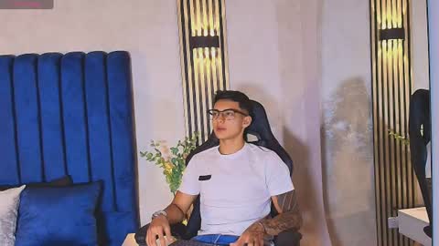alan_salazar online show from June 29, 5:35 pm