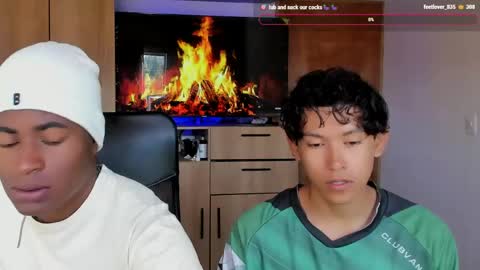 Snapshot of alan_scot chatting on May 24, 2:22 pm Alan and Criss - WE JUST FRIENDS WITH BENEFITS BOTH VERS online show from May 24, 2:22 pm