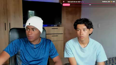 Snapshot of alan_scot chatting on May 25, 3:40 pm Alan and Criss - WE JUST FRIENDS WITH BENEFITS BOTH VERS online show from May 25, 3:40 pm