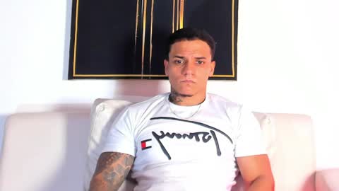 Snapshot of alan_vitori chatting on May 12, 2:52 am alan_vitori online show from May 12, 2:52 am