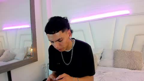 Alan Whitee online show from March 5, 8:32 pm