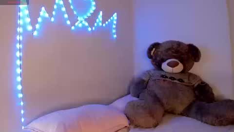 Snapshot of alana_77 chatting on September 16, 10:00 pm Alana online show from September 16, 10:00 pm