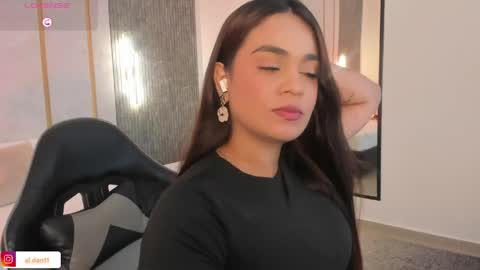 Snapshot of alana_dantes chatting on May 26, 7:32 pm M E L I online show from May 26, 7:32 pm