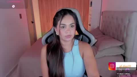 Snapshot of alana_dantes chatting on July 28, 10:09 pm M E L I online show from July 28, 10:09 pm