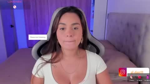 Snapshot of alana_dantes chatting on August 3, 7:50 pm M E L I online show from August 3, 7:50 pm