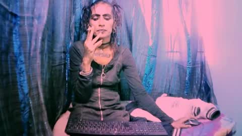 Snapshot of alana_del_ray chatting on July 1, 6:04 am alana_del_ray online show from July 1, 6:04 am