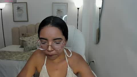 alana  online show from June 15, 7:27 pm
