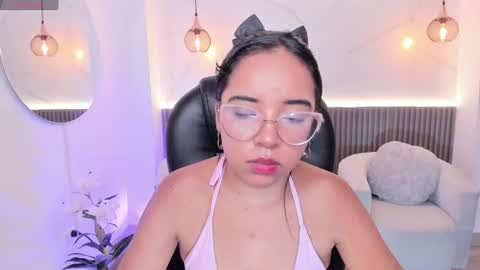 alana  online show from June 16, 6:54 pm