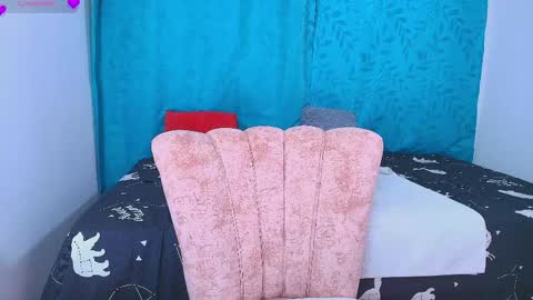 Snapshot of alana_pink95 chatting on May 6, 12:21 pm alana_pink95 online show from May 6, 12:21 pm