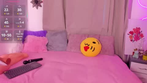 Snapshot of alanaa_gomezz chatting on February 3, 6:57 pm Alana Gmez online show from February 3, 6:57 pm