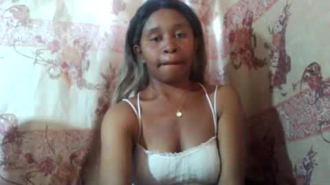 Snapshot of alanaangela chatting on June 6, 12:21 pm AlanaAngela online show from June 6, 12:21 pm