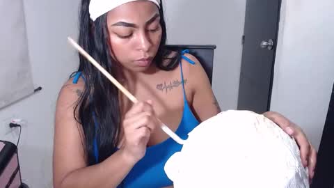 alanajonees online show from December 6, 3:55 pm