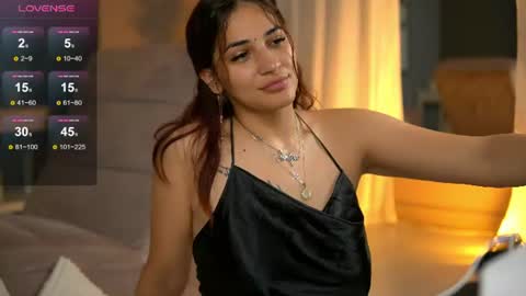 Snapshot of alanareign chatting on June 29, 8:53 am AlanaReign online show from June 29, 8:53 am