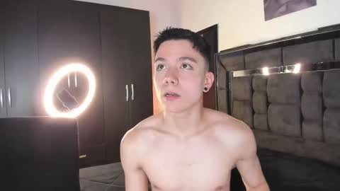 alanblack1 online show from November 26, 1:39 am