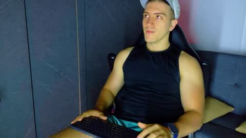 Alan Ferrer online show from February 10, 10:08 am