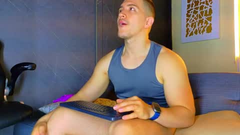Snapshot of alanferrer chatting on July 7, 11:14 am Alan Ferrer online show from July 7, 11:14 am