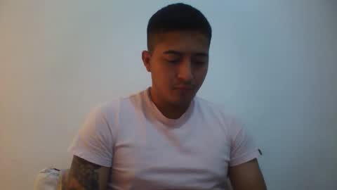 Snapshot of alanj998 chatting on April 19, 8:11 pm alanj998 online show from April 19, 8:11 pm