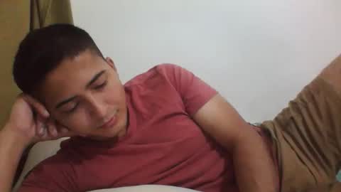 Snapshot of alanj998 chatting on April 20, 8:17 am alanj998 online show from April 20, 8:17 am