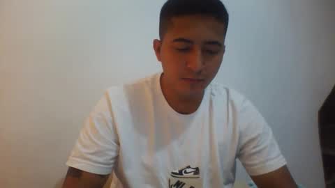 Snapshot of alanj998 chatting on May 16, 3:33 pm alanj998 online show from May 16, 3:33 pm