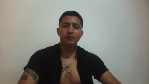 Snapshot of alanj998 chatting on May 20, 11:00 pm alanj998 online show from May 20, 11:00 pm