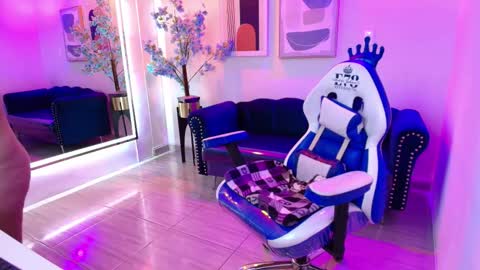 Alanna  online show from March 28, 4:01 am