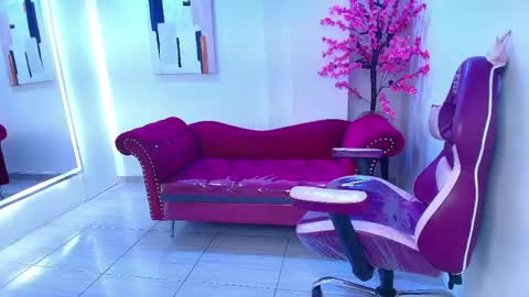 Alanna  online show from April 16, 3:51 am