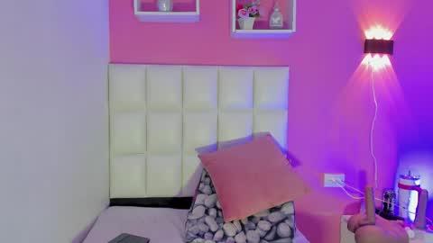 Snapshot of alanna_hot3 chatting on April 30, 8:57 pm Ana online show from April 30, 8:57 pm