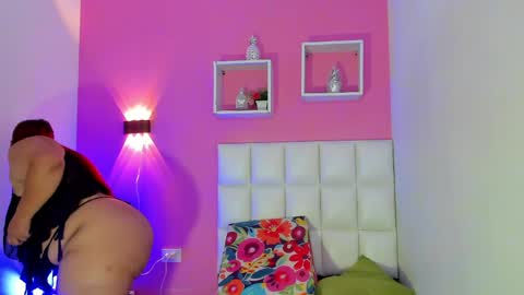 Snapshot of alanna_hot3 chatting on May 12, 7:33 pm Ana online show from May 12, 7:33 pm