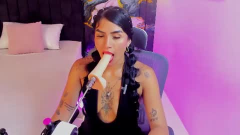 Alana online show from June 20, 5:16 pm