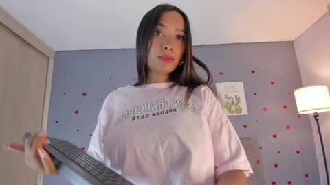 Snapshot of alannajones1 chatting on May 30, 12:13 pm Alanna online show from May 30, 12:13 pm