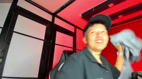 alanred_ online show from October 19, 8:09 pm
