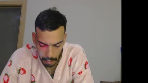 Snapshot of alaouirim25 chatting on May 29, 2:09 am AllylicArabis online show from May 29, 2:09 am