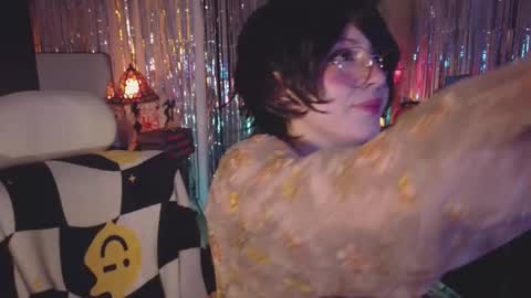 Alaska Grace       online show from March 11, 4:18 am