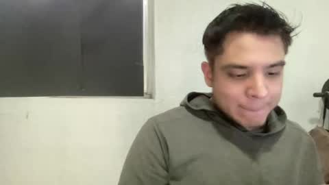 Snapshot of alber753713 chatting on June 17, 11:38 pm alber753713 online show from June 17, 11:38 pm