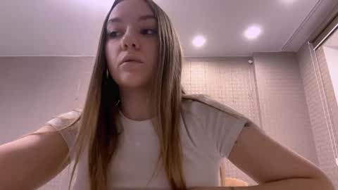 Bella online show from April 24, 4:20 pm