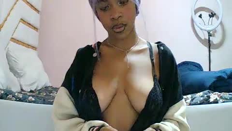 Snapshot of albertine1504 chatting on July 1, 9:58 pm albertine1504 online show from July 1, 9:58 pm
