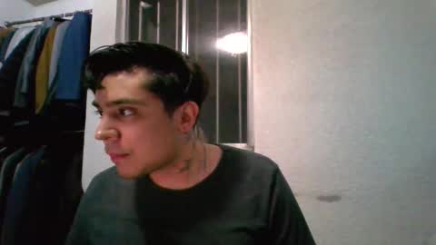 Snapshot of albertoarenas16 chatting on April 9, 6:19 am albertoarenas16 online show from April 9, 6:19 am