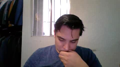 Snapshot of albertoarenas16 chatting on April 13, 12:05 am albertoarenas16 online show from April 13, 12:05 am